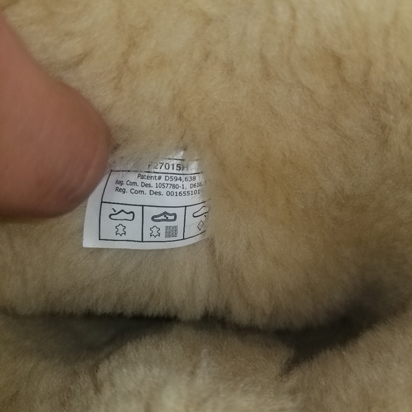 Women's UGG Australia Bailey Triplet Button Brown Boots Size 7 - Picture 4 of 8